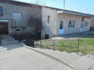 Уй сотаман 8 сотик ҳовли, Янгийўл шаҳар