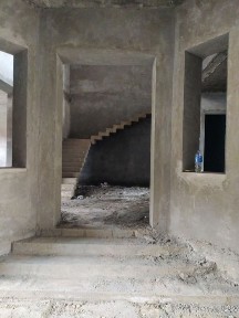 Продается коробка на Охунбабаеве. Коробка холатида уй сотилади