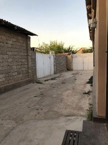Xovli uy sotiladi