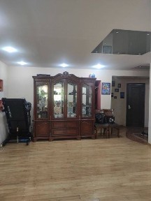 Продажа! Ц-2, 3-ком. 2-этаж кирпич: 80м² с ремонтом.