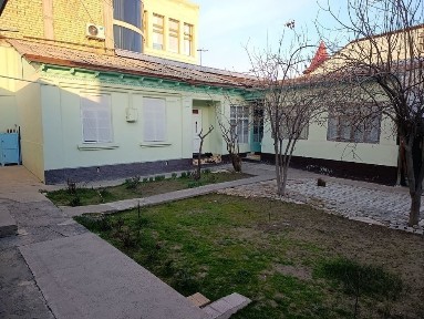 Uy sotiladi uchastka. Shahar markazida