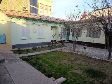 Uy sotiladi uchastka. Shahar markazida