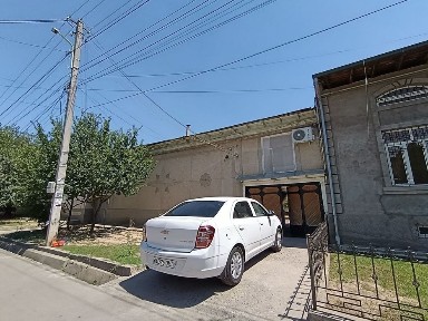 Uy sotiladi 4 sotix taqachida srochna