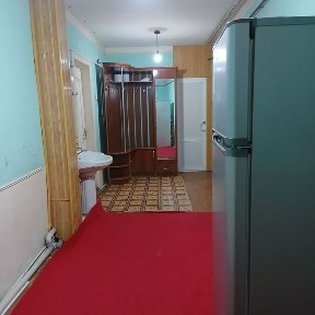 Квартира сотилади 2 хонали 3 етажда надмес 5 ни купри