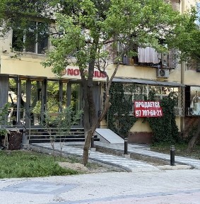 Своя Под офис 1-линия вдоль дороги 1-этаж 5-квартал 3-комн