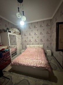 Продаётся 4х комнатная квартира г Чирчик, центр Навои