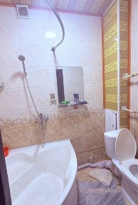Чиланзар 7 квартал Продам 2/3/4 кирпич Балкон 2/6. 50-Квадратов