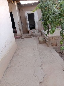 Uy sotiladi shoshilinchda