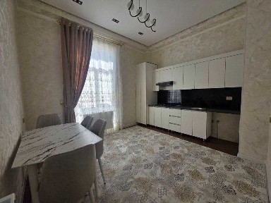 Продаётся передел в 3х комн квартира на 3 этаже Ор-р Бухара Сити