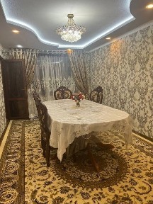 Сдаётся 5ти ком кв на 3м этаже в Микрорайоне ор. Скорая помощь!
