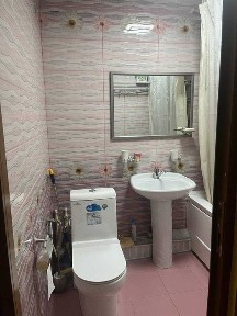 Продается 2-х комнатная квартира с ремонтом и мебелью в центре.