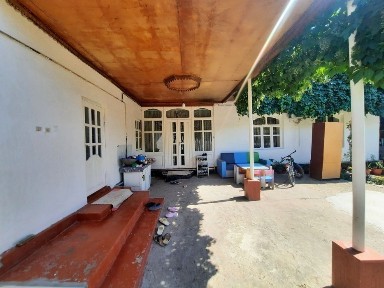 Sirdaryo shahar Yoshlik MFY sentrda uy sotiladi