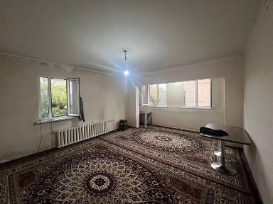 Dom sotiladi yunsobod 6 kvartlda