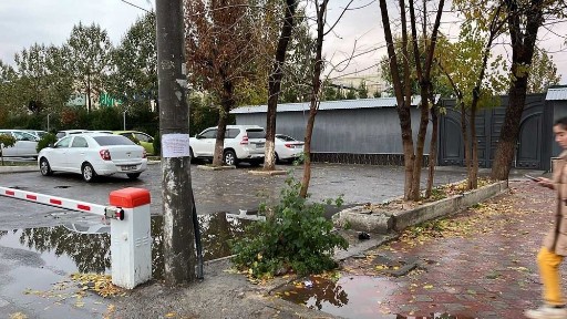 Участок 28 соток (+30 соток парковка) на 1-й линии м. Олмазор