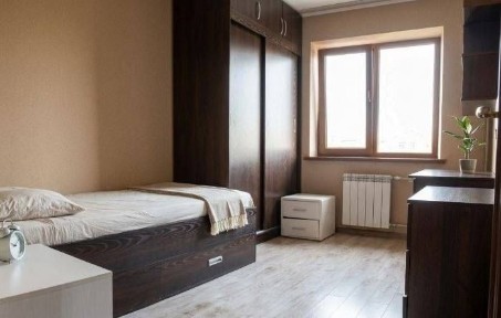 Продажа 3 ком Буюк ипак йули балкон 2*6