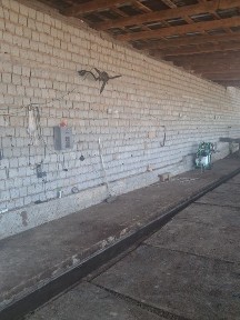 Уй ва молхона сотилади