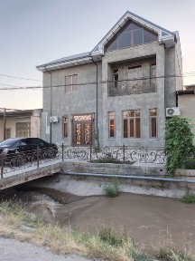 Участок сотилади 3.7 сотих 7 та хонаси бор 3 та санузел.