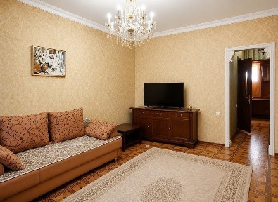 Госпитальный 1в2-ком Нукуская 42кв. м Гостиница Россия