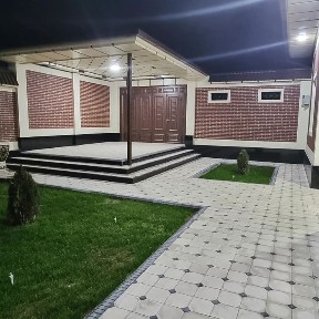 Srochni uy sotiladi
