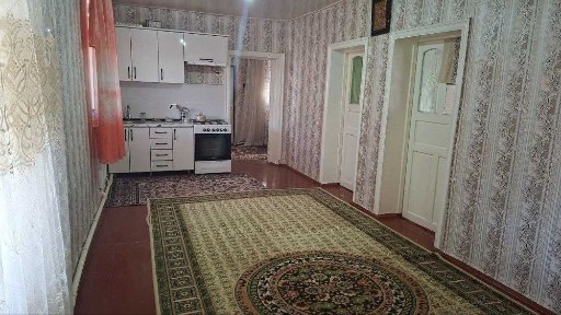 Shahar ichida Voenniy gorodokda 6 sotok hovli SROCHNO