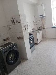 Хамма ижара уйлар шу ерда. Ичига кириб укиб кунгирок килишиз мумкин.