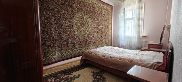 Продаётся 3в4 комнатная квартира на Карасу-4