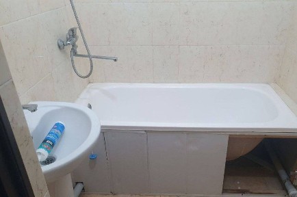 Kvartira bor student qizlaga