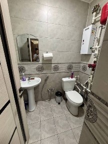 В центре 80м2 Алайский рынок, метро Абдулла Кадыри. Под офис, магазин