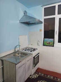 Праспектда караван ни йонида ги 4 этажкада кирпичный дом 3 этаж 3 хона