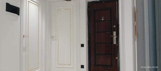 Продаётся 4 ком квартира. На третьем этаже. Район Радуга.