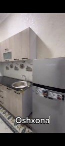 Узок мудатга ижарага бераман хамма шаройит бор 1 этаж метрони олди