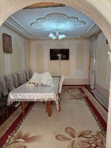 4-хонали квартира Согдиана кафе Париж