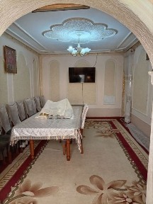 4-хонали квартира Согдиана кафе Париж