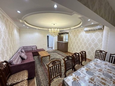 Ойбек метро 4 х комнатная. С ремонтом
