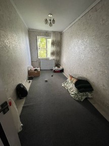 Kvartiraga odam 1 ta odam kerak ishlaydigan toza ozoda yashaydigan