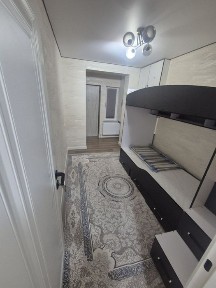 3 xonalik kvartira 1 etajda hamma sharoitlari bor kondisioneri bilan.