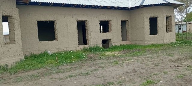 Уй сотилади 10 сотх