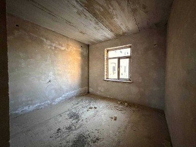 Продаётся 3х комн квартира на 3 этаже Ор-р Хамкорбанк