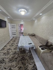 Lux Новастройка 2 хона 1 этаж 8 март кучасида жойлашган. Агентство