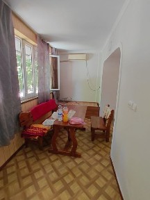 Продам 2 ком квартиру на 2 этаже в кирпичного доме