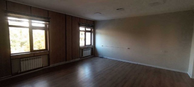 Аренда в центре 800 кв. м. под офис, уч. центр, рядом метро 