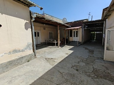 Продается дом в Регистане с площадью 3 сотка. 27 школа