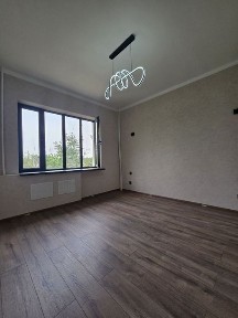 Квартира в центре 2в3/4/5 площадью 68м. кв ул. С.Азимова