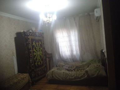 Корасу 6 да 1 этажда 1 хонали уй