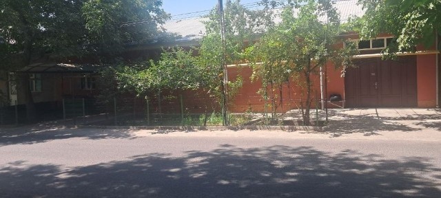 Дом продается 11.8 сотых в троицке