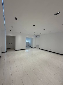 Нежилое помещение вдоль дороги, ор. Айбек, 90м2.