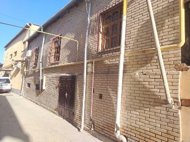 Uy sotiladi 70kv eski glaznoy Adress hostel qisayam buladi 2etaj