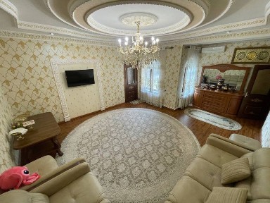 Prodayotsya uchastok na badamzare. So vsemi udobstvami