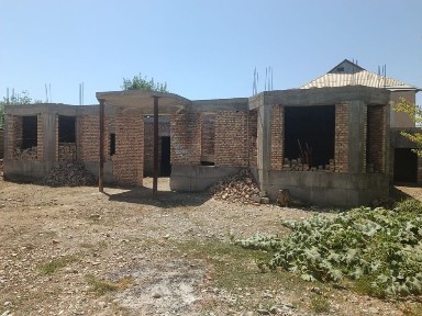 Guliston shahari Barahayot ko'chasi Boy mahallda 7 xonali 2 qavat
