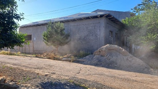 Uchastka sotiladi O'nqo'rg'onda 1.7sotik
